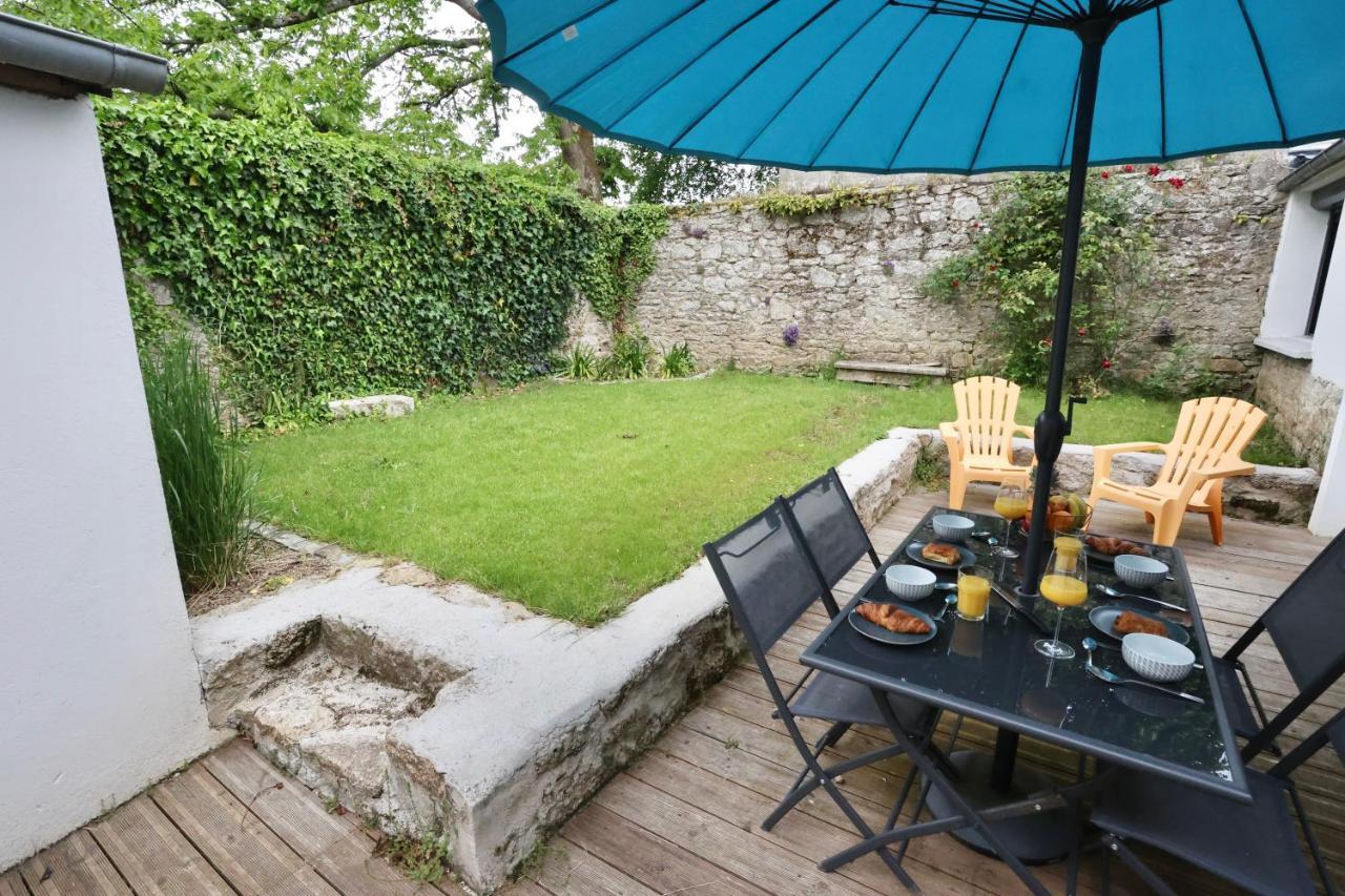 L'atelier et sa terrasse Leilighet Pontivy Eksteriør bilde