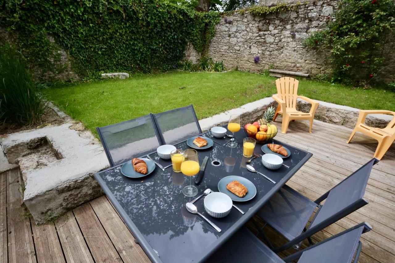 L'atelier et sa terrasse Leilighet Pontivy Eksteriør bilde